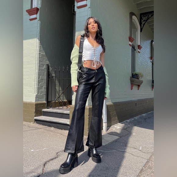 Princess Polly Caught a Vibe Ultra V PU Pants - Picture 1 of 11